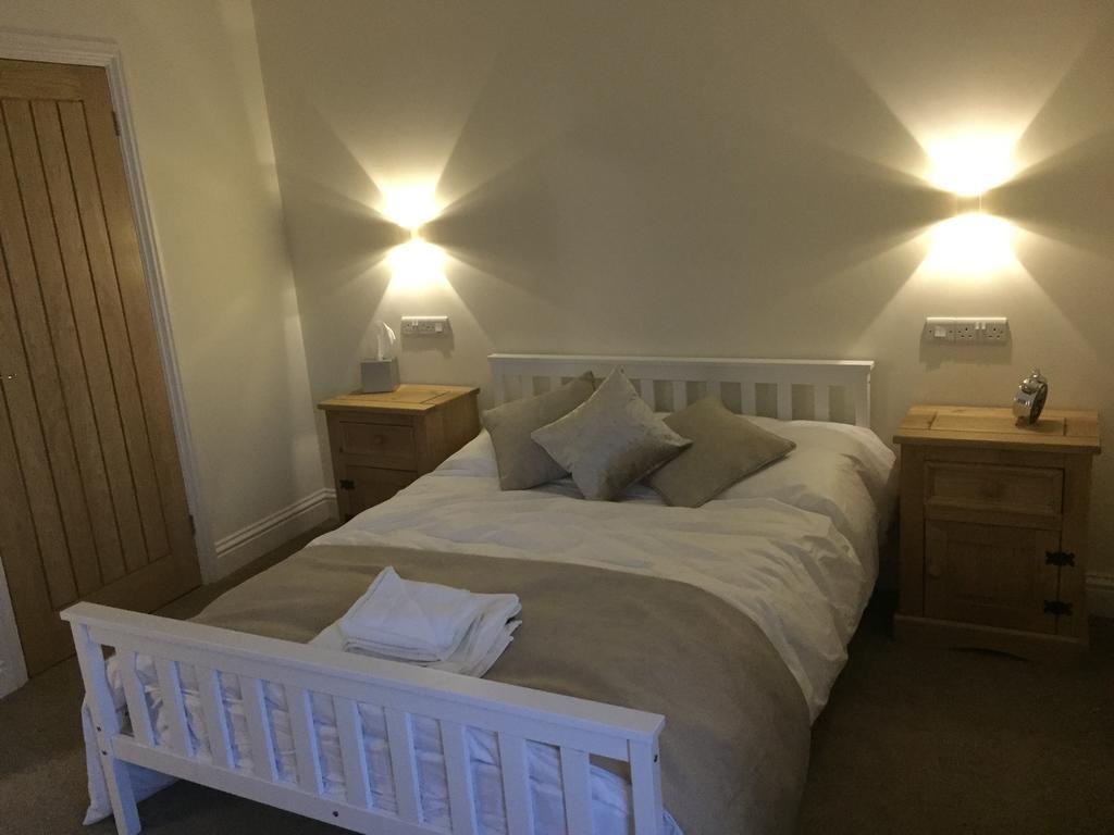 Three Crowns Guest House Salisbury Habitación foto